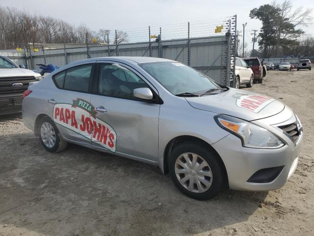  NISSAN VERSA 2017 Сріблястий