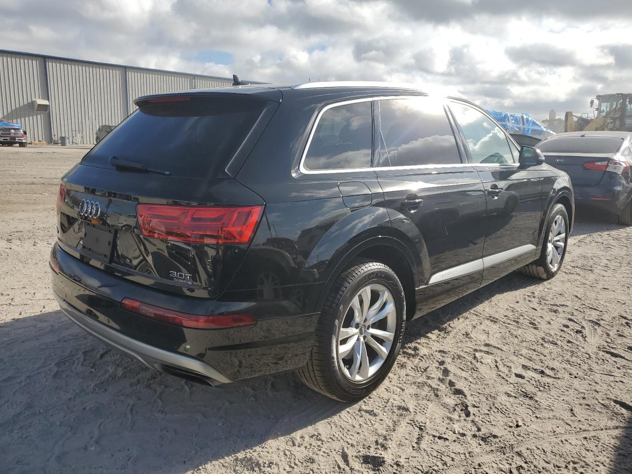 2017 Audi Q7 - Image 3