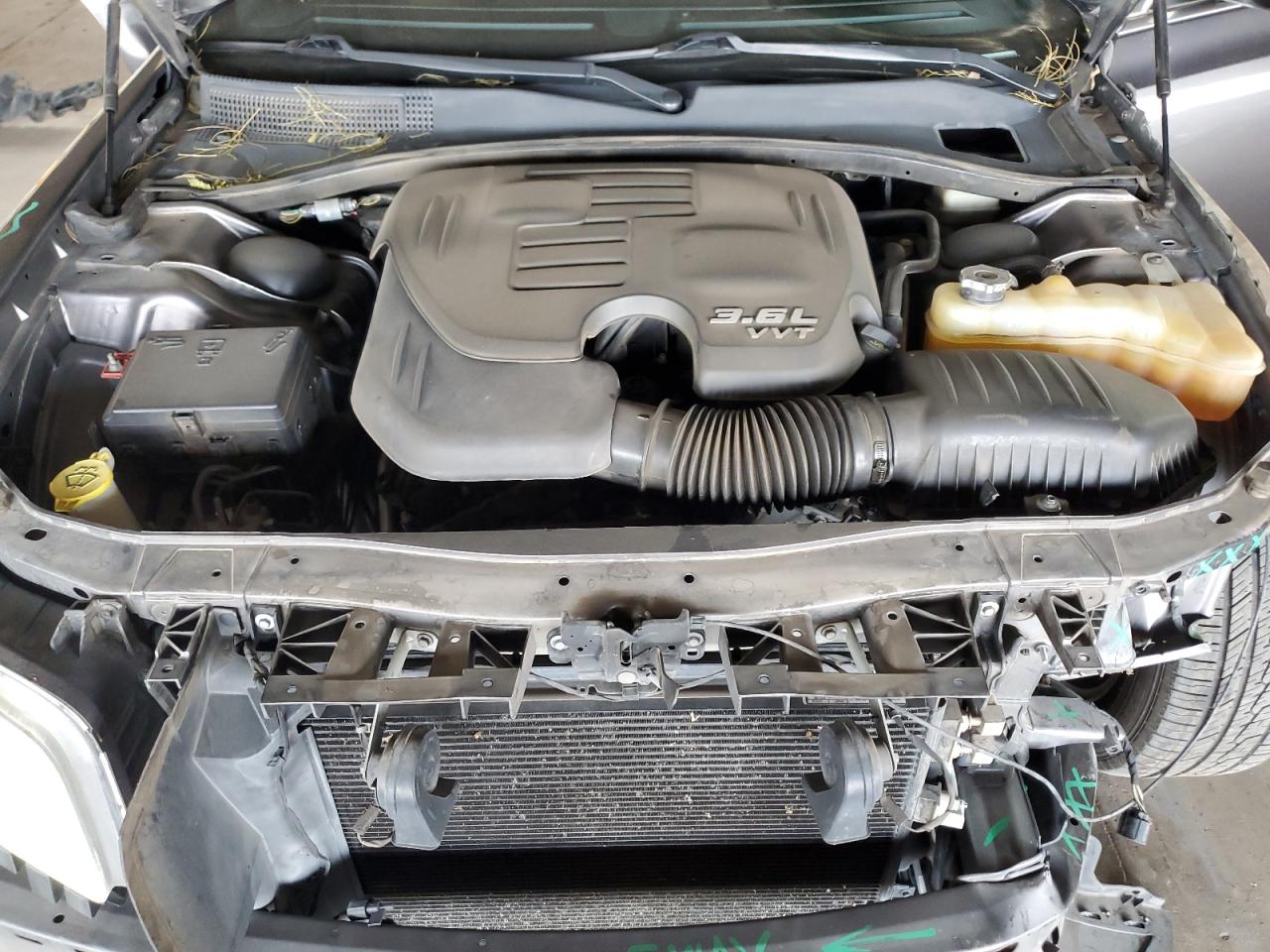 2014 Chrysler 300 - Image 11