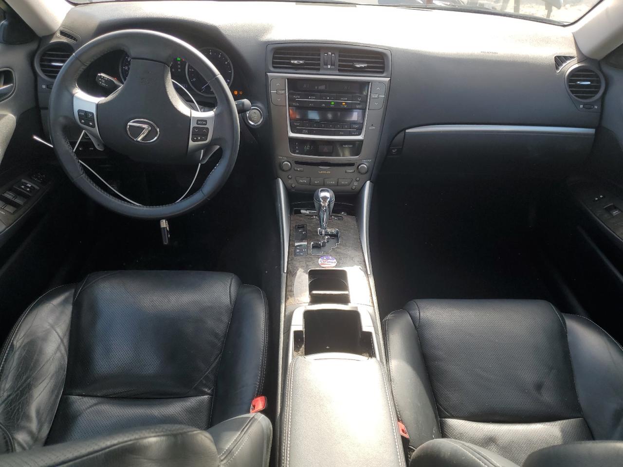 2011 Lexus IS - Image 8