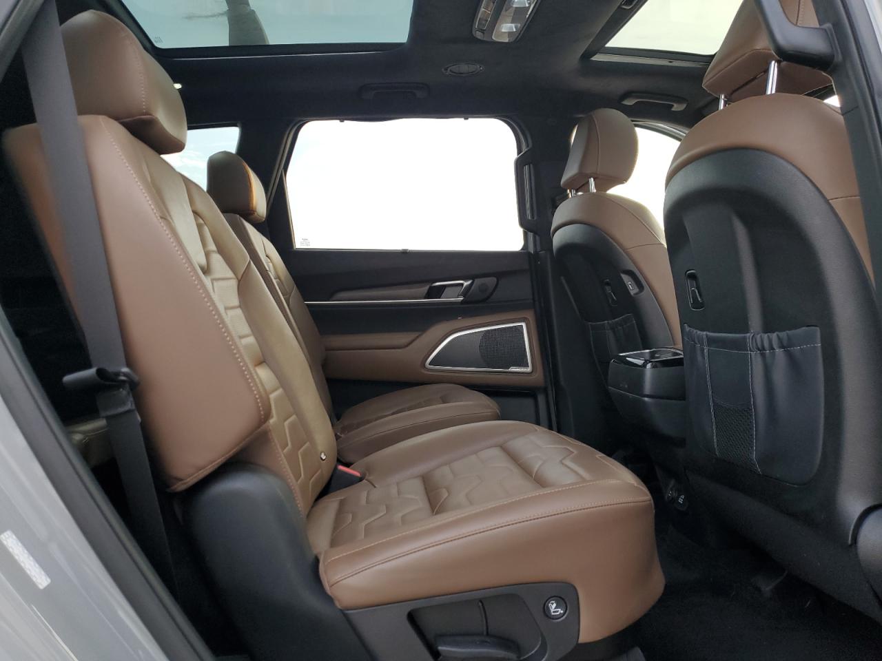 2022 Kia Telluride - Image 11