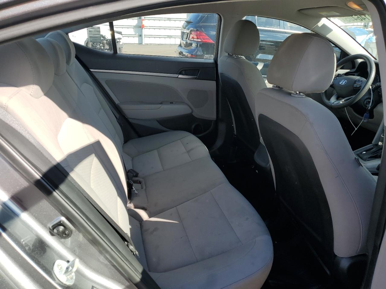 2019 Hyundai Elantra - Image 10