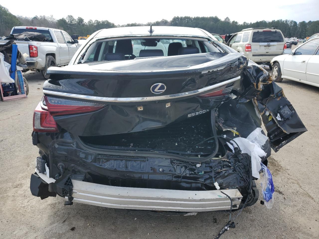 2021 Lexus ES - Image 6