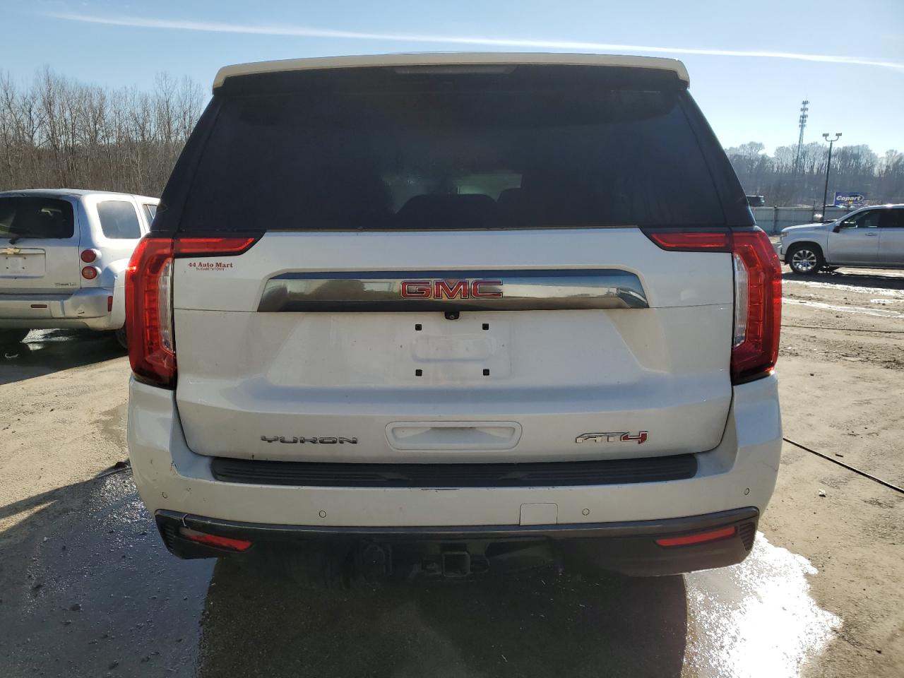 2021 GMC Yukon - Image 6