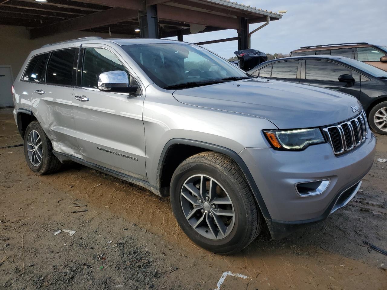 2017 Jeep Grand Cherokee - Image 4