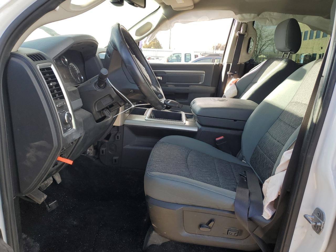 2015 RAM 1500 - Image 7