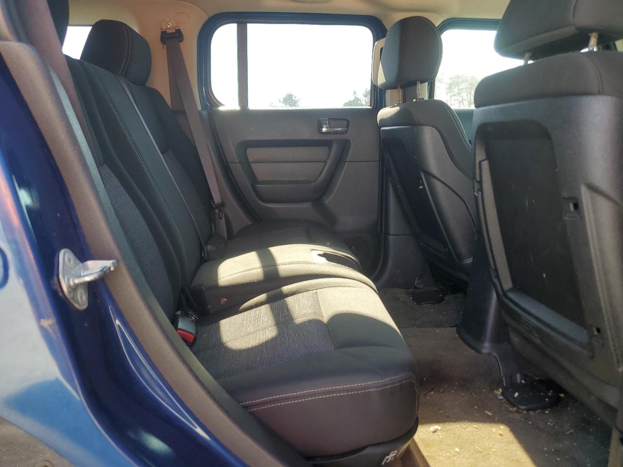 2006 Hummer H3 - Image 12