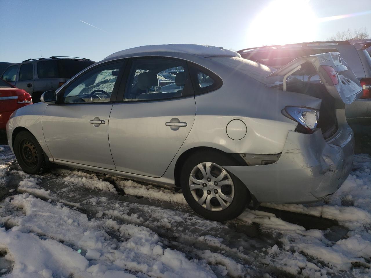 2009 Hyundai Elantra - Image 2