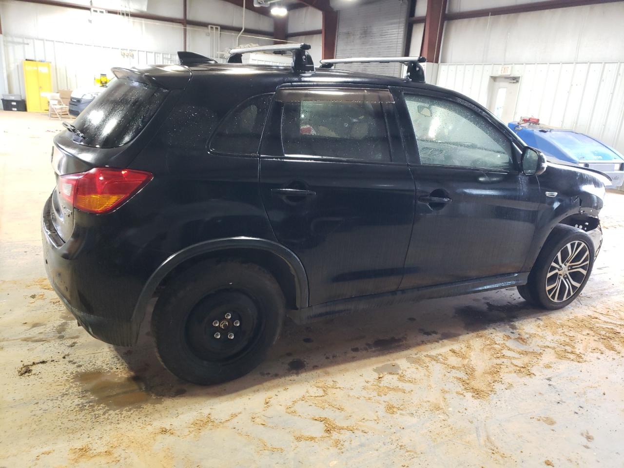 2017 Mitsubishi Outlander - Image 3