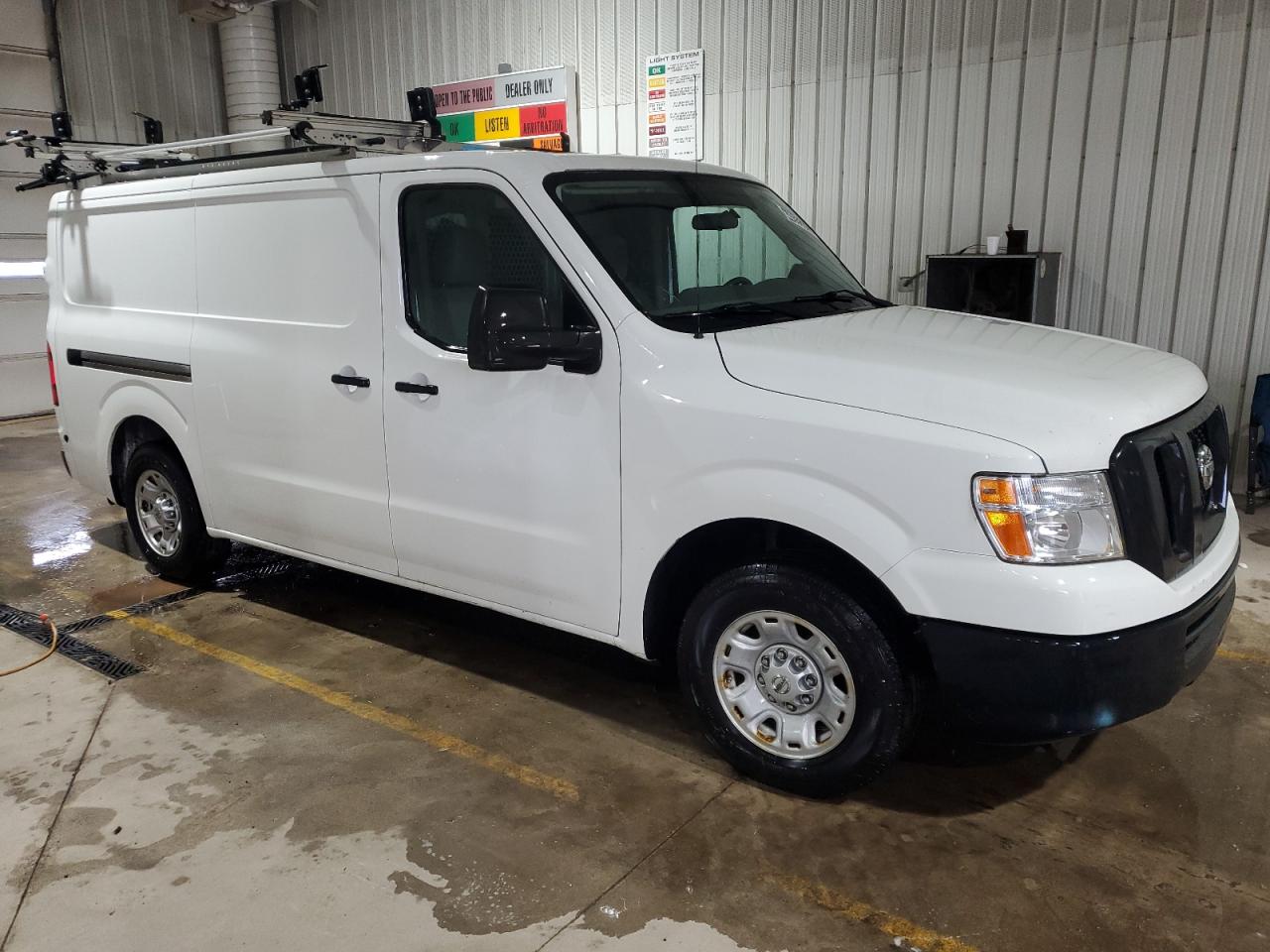 2017 Nissan NV - Image 4