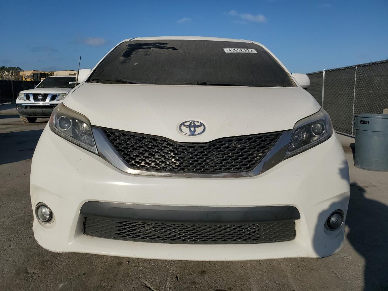 2011 Toyota Sienna - Image 5
