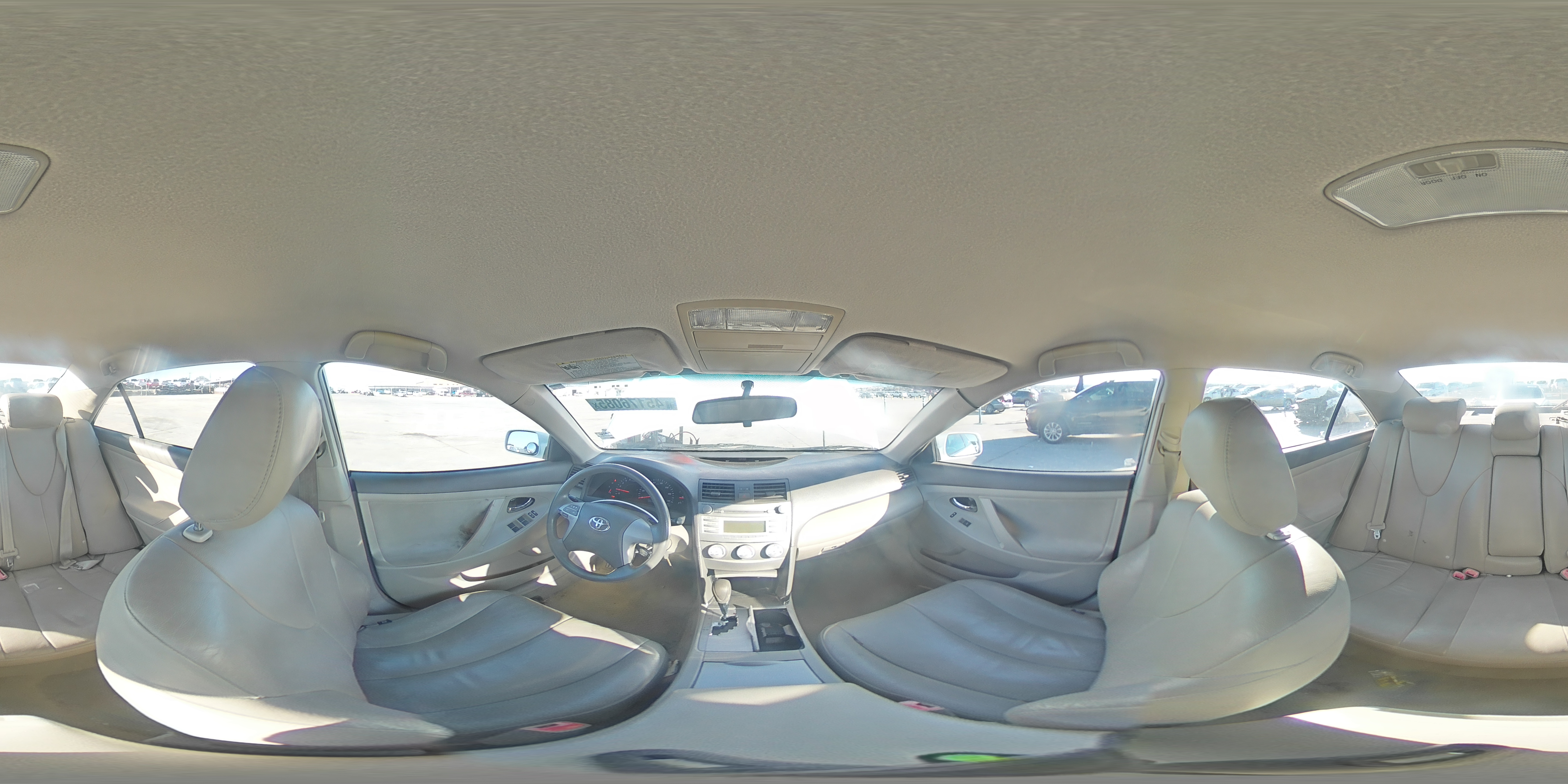 2010 Toyota Camry - Image 13