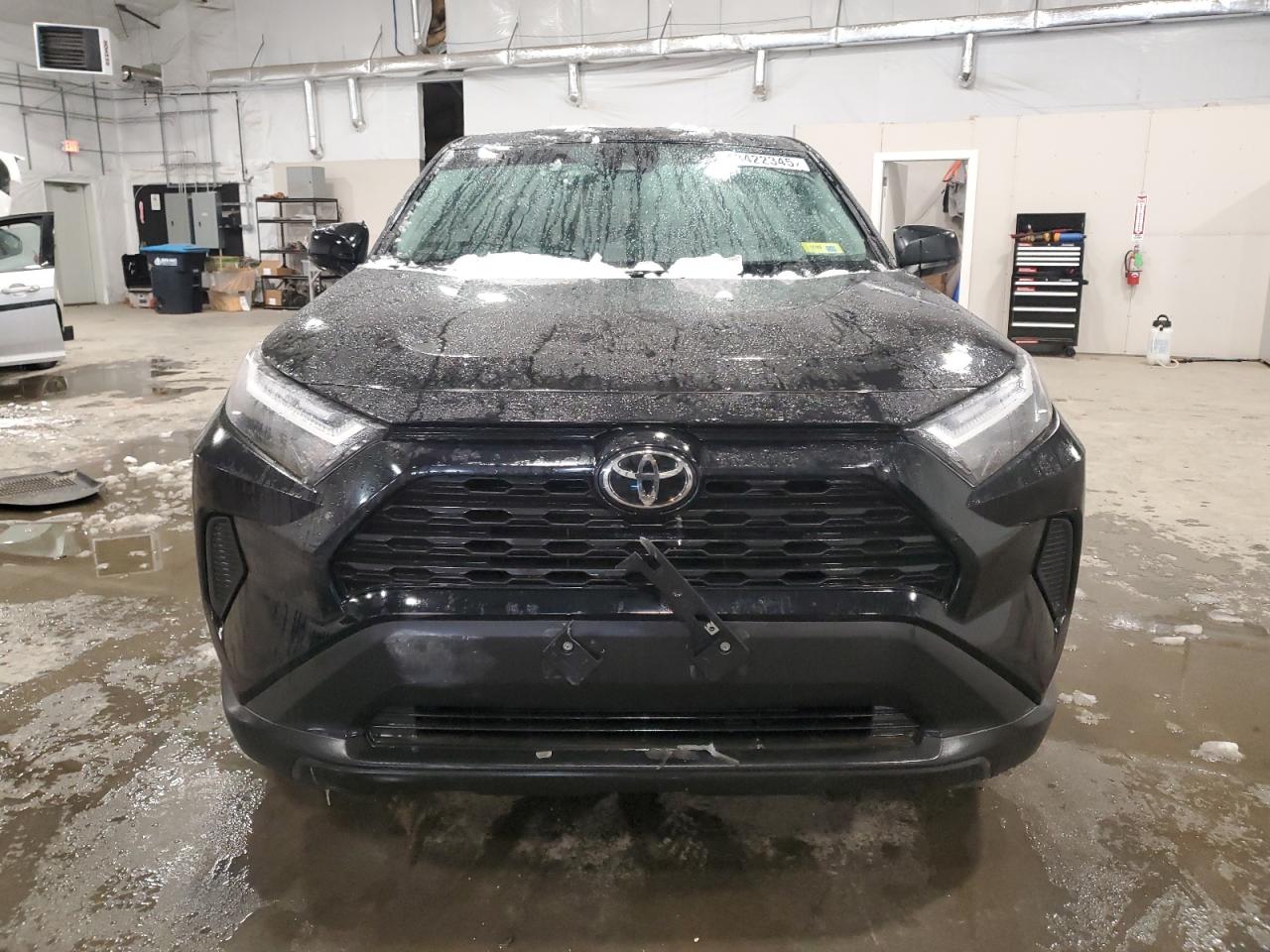 2024 Toyota RAV 4 - Image 5