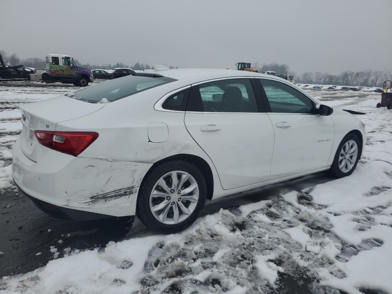 2023 Chevrolet Malibu - Image 3