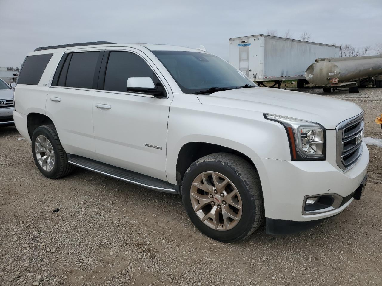 2017 GMC Yukon - Image 4