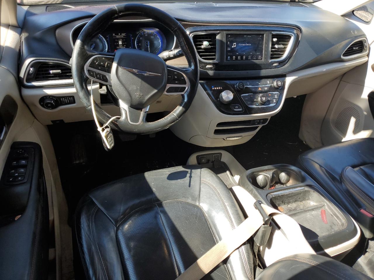 2019 Chrysler Pacifica - Image 8