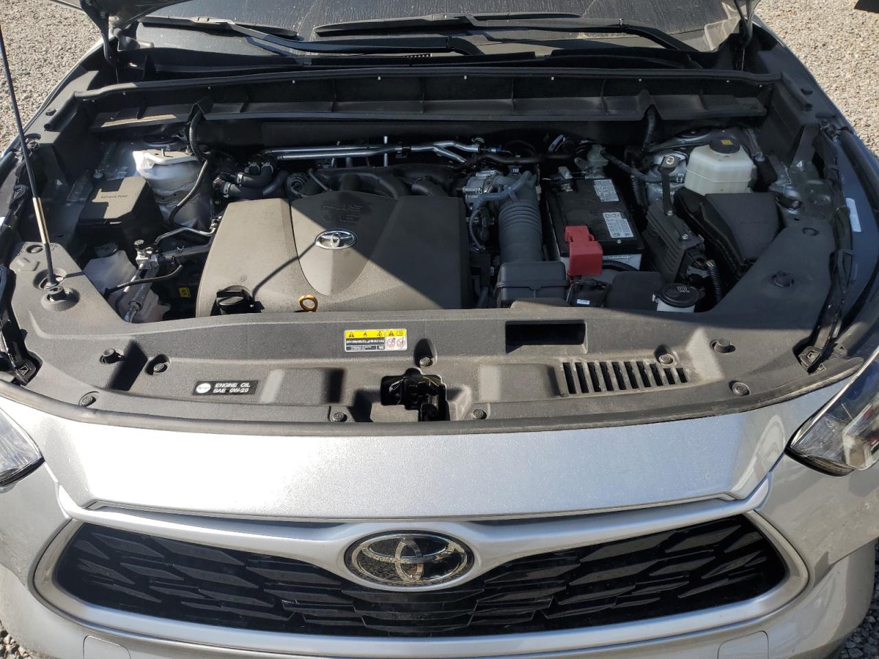 2022 Toyota Highlander - Image 12
