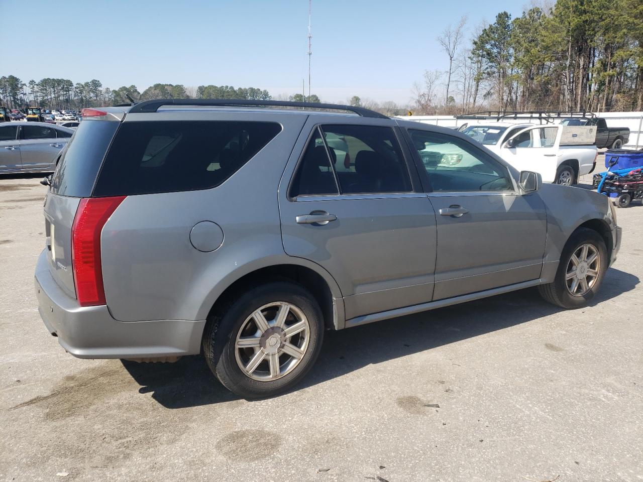 2005 Cadillac SRX - Image 3