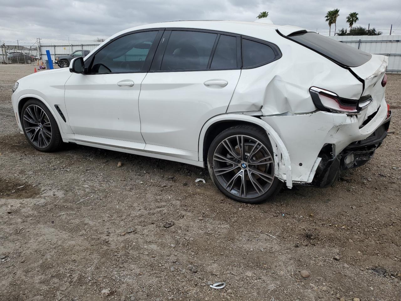 2023 BMW X4 - Image 2