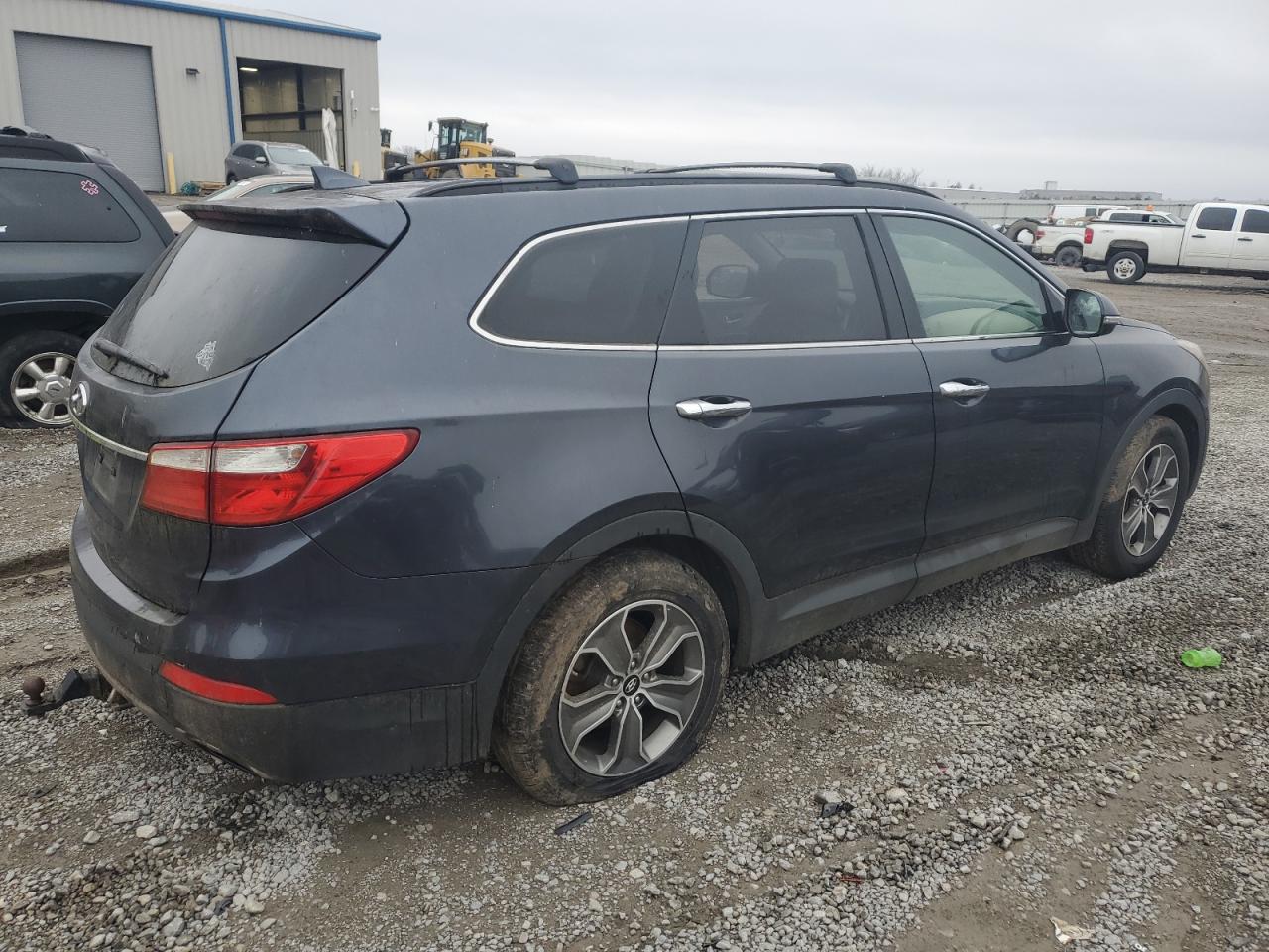 2013 Hyundai Santa Fe - Image 3