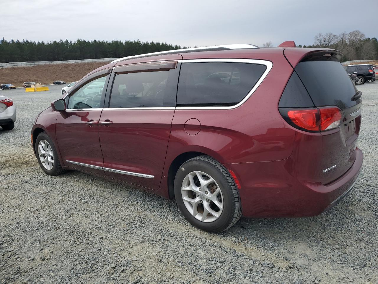 2017 Chrysler Pacifica - Image 2