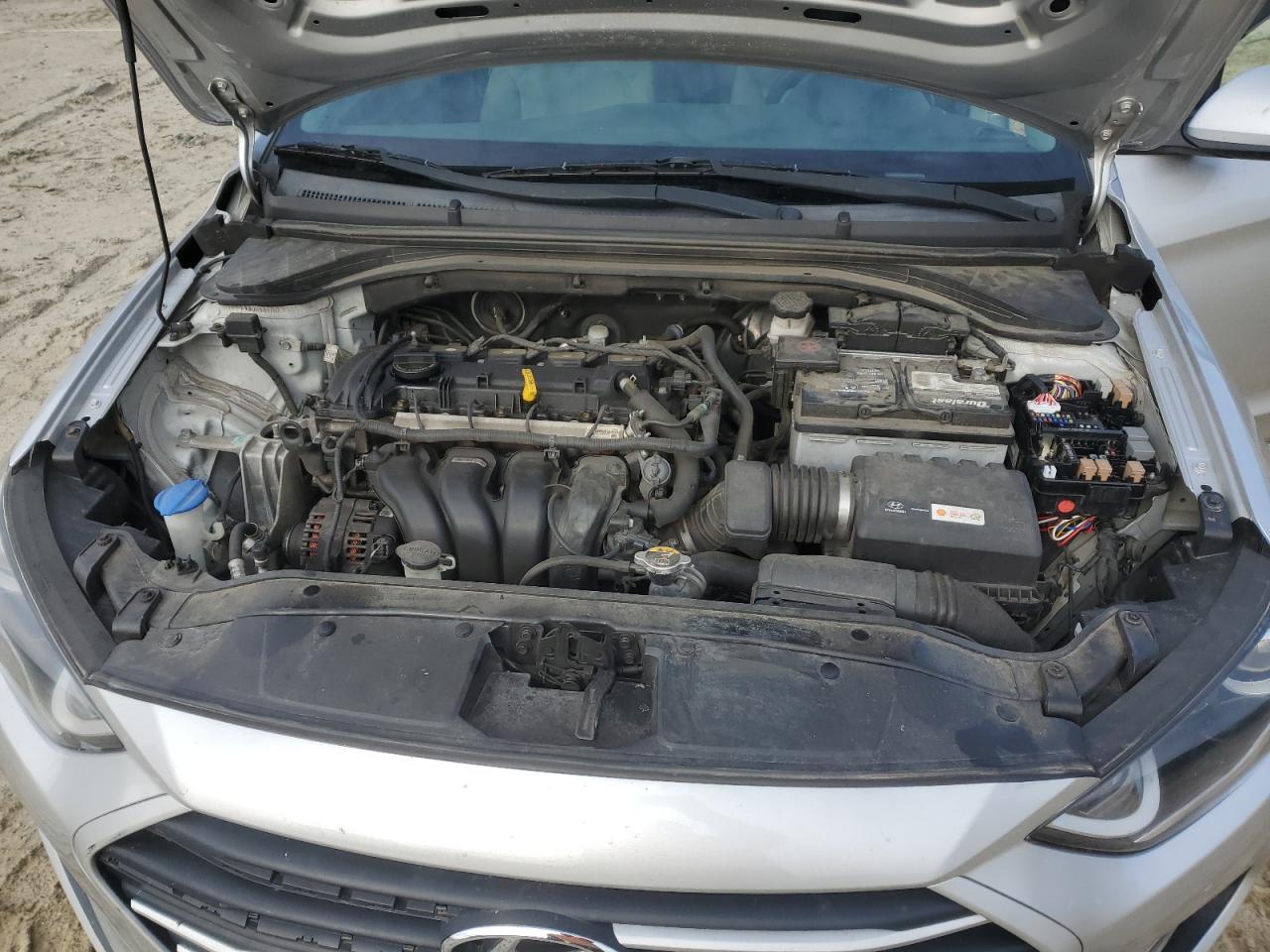 2017 Hyundai Elantra - Image 11