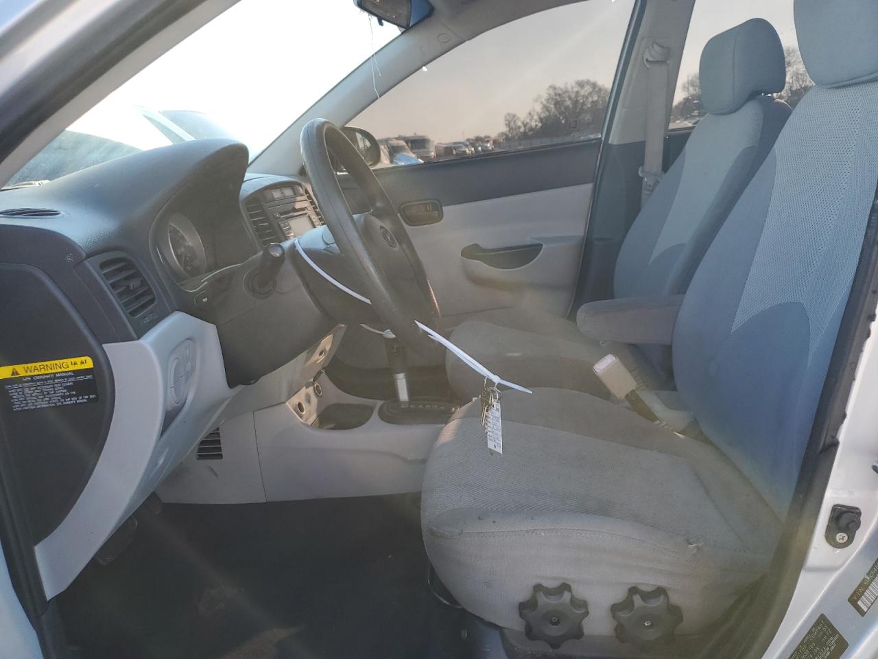 2008 Hyundai Accent - Image 7