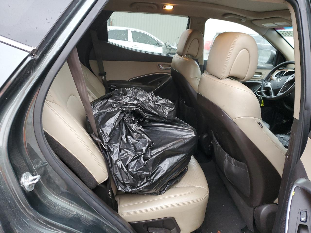 2014 Hyundai Santa Fe - Image 11