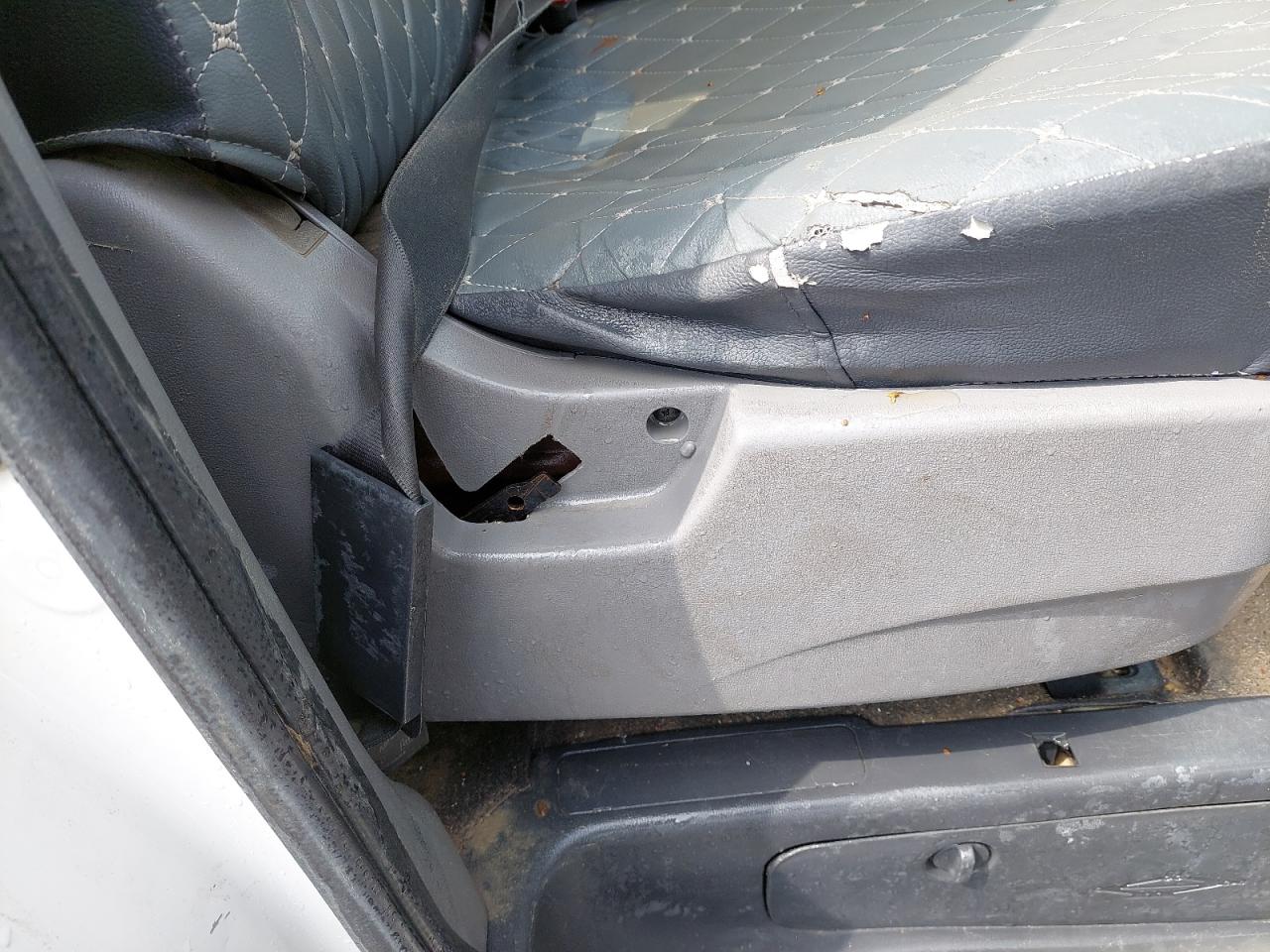 KMJWA37R6DU498243 - 2013 Hyundai H1 - #46766475