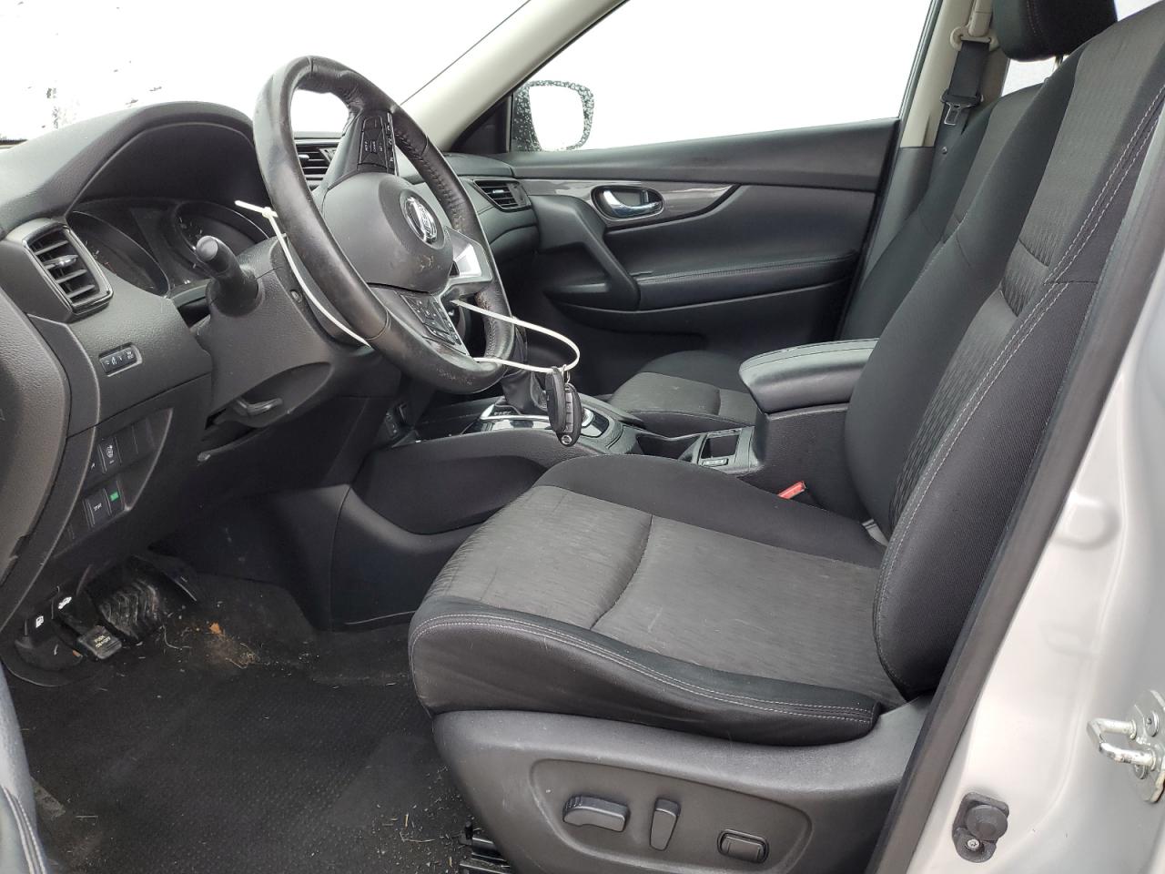 2017 Nissan Rogue - Image 7