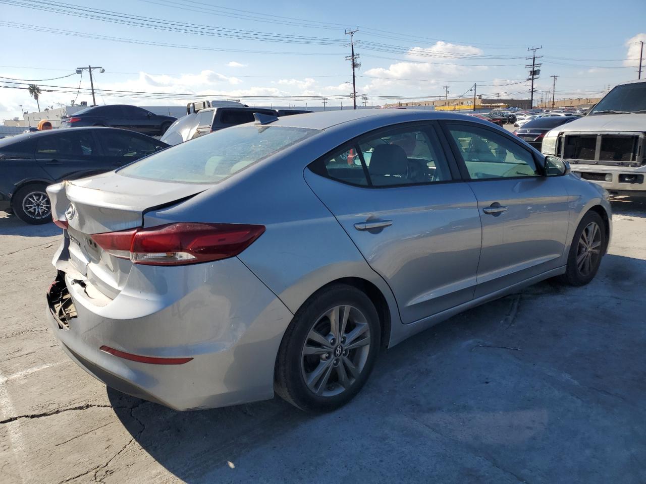 2017 Hyundai Elantra - Image 3
