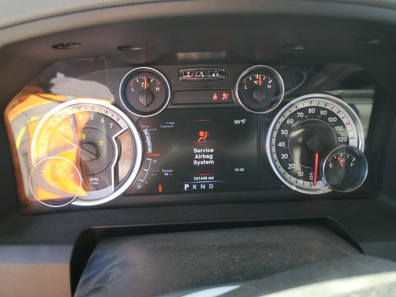 2014 RAM 1500 - Image 9