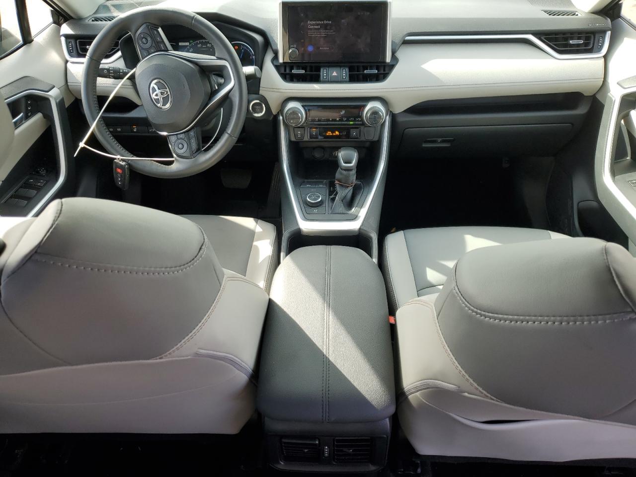 2024 Toyota RAV 4 - Image 8