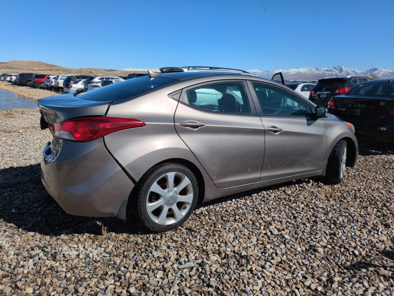 2013 Hyundai Elantra - Image 3
