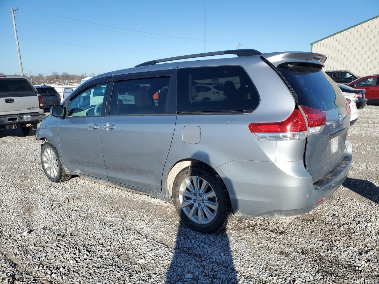 2013 Toyota Sienna - Image 2