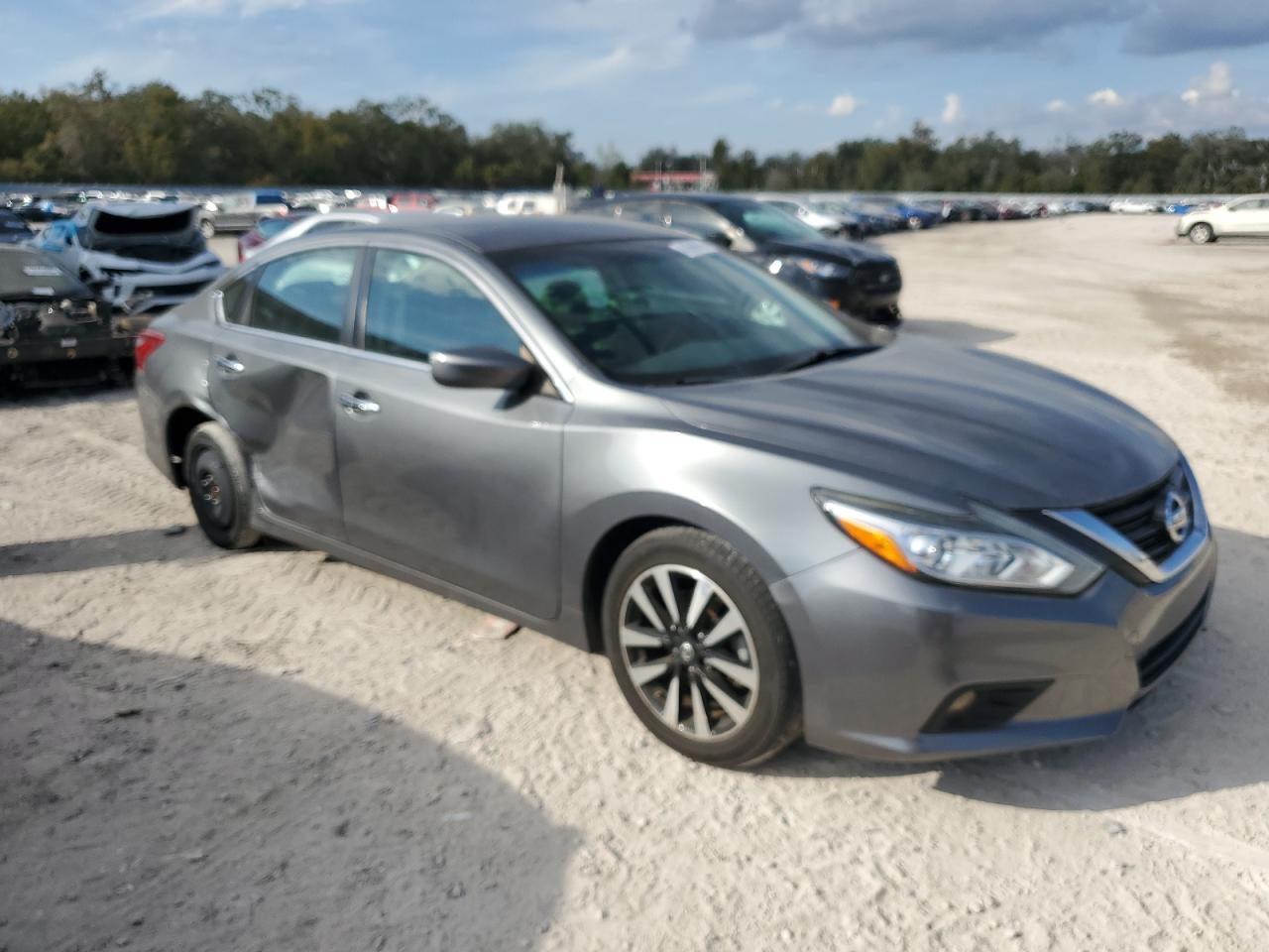 2018 Nissan Altima - Image 4