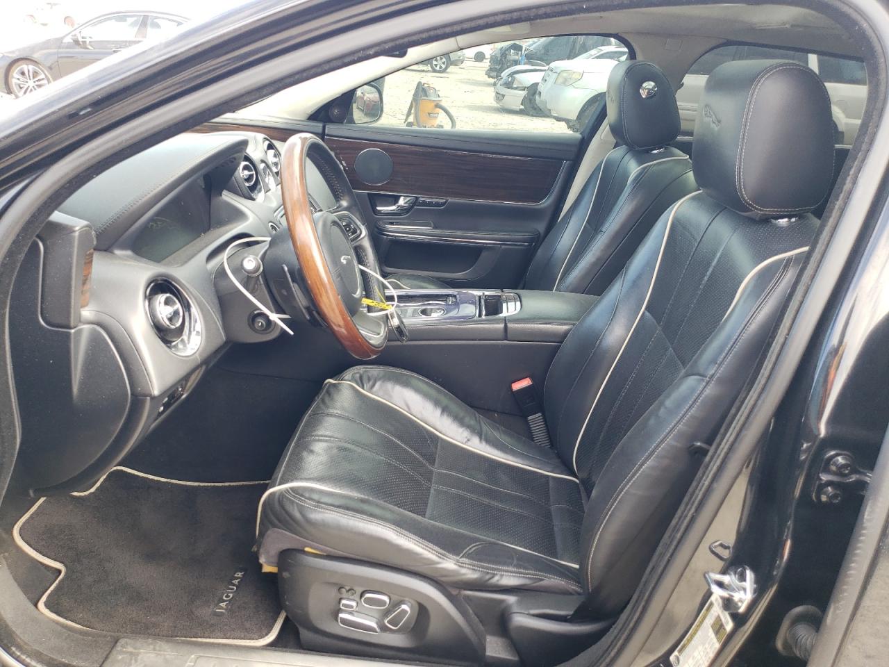 2012 Jaguar XJ - Image 7