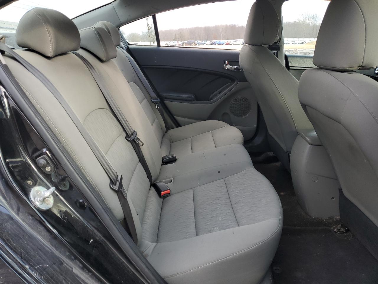2016 Kia Forte - Image 10