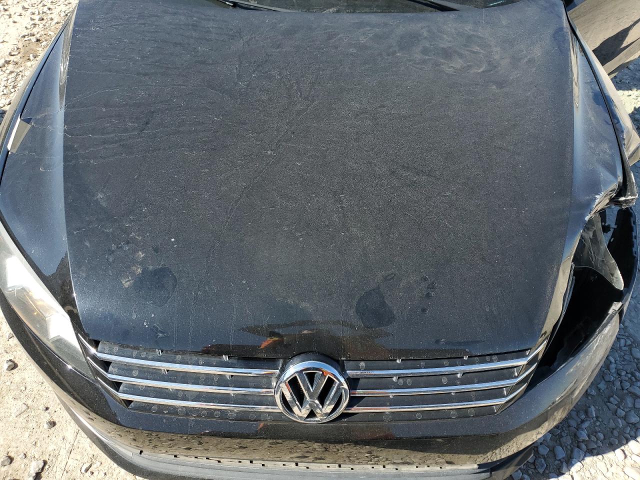 2014 Volkswagen Passat - Image 13