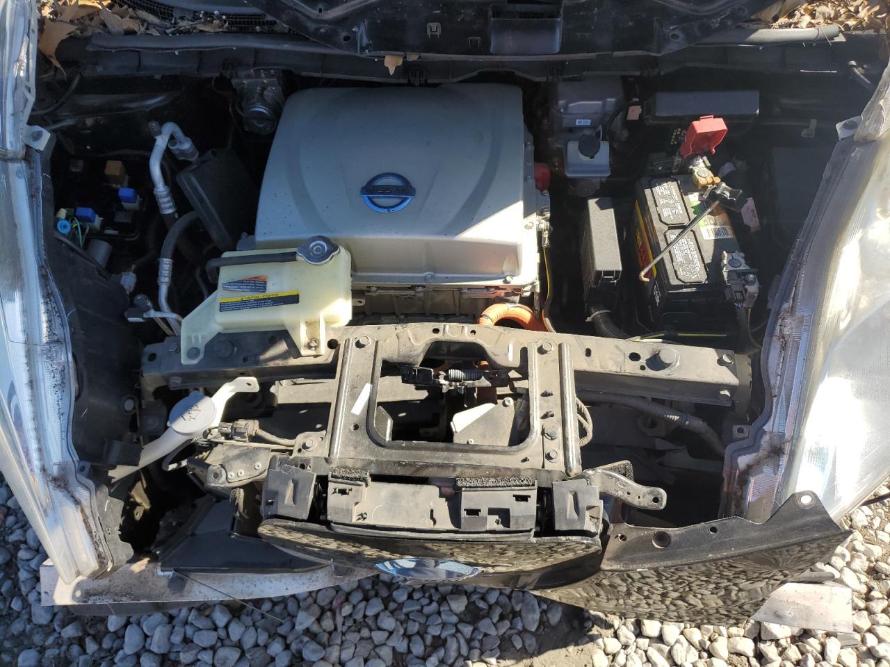 2015 Nissan Leaf - Image 12