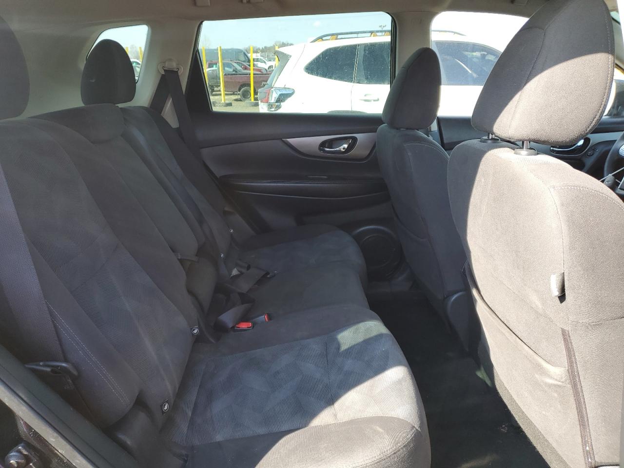 2016 Nissan Rogue - Image 11