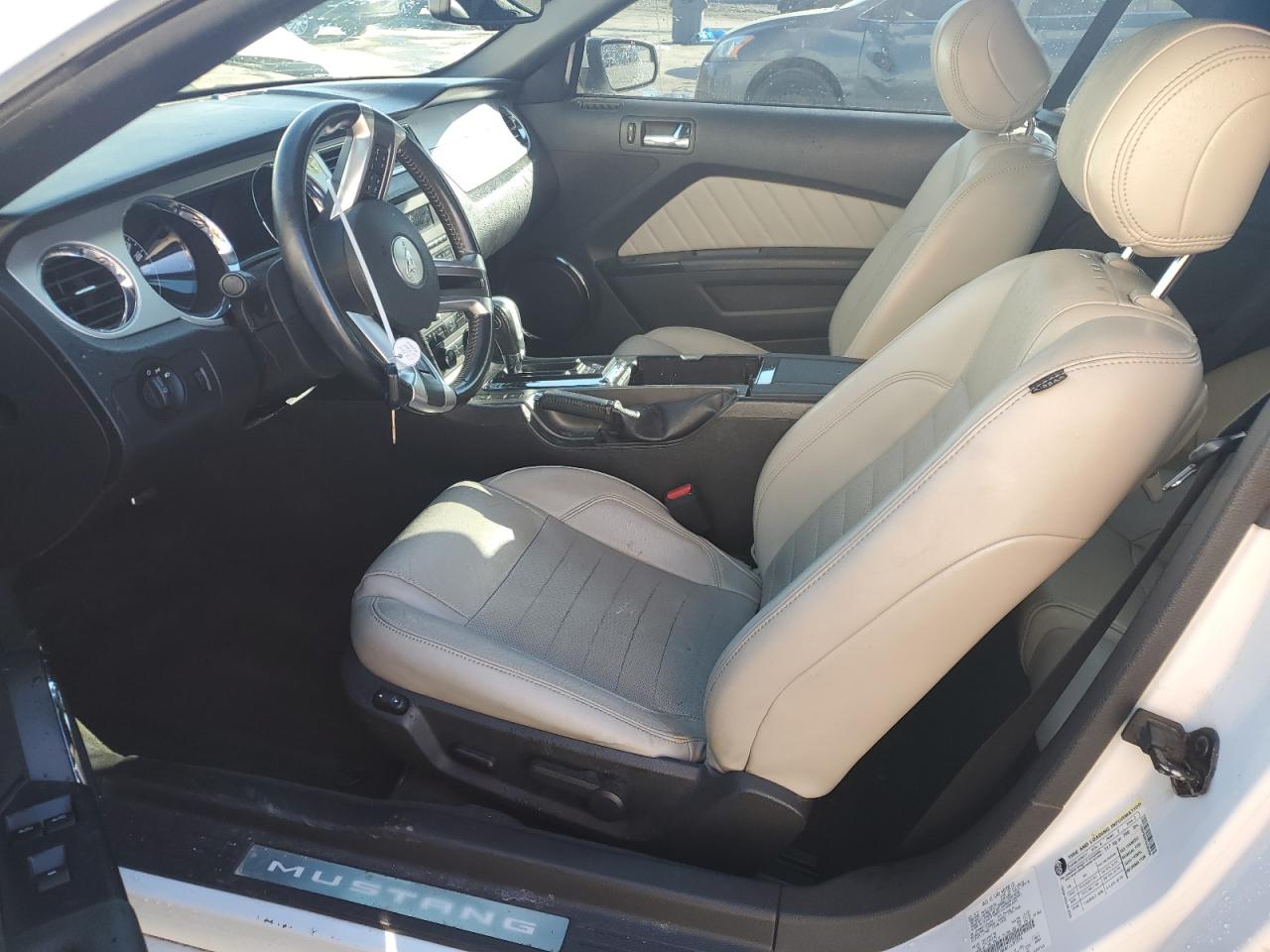 2014 Ford Mustang - Image 7