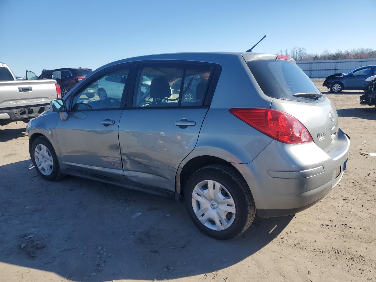 2012 Nissan Versa - Image 2
