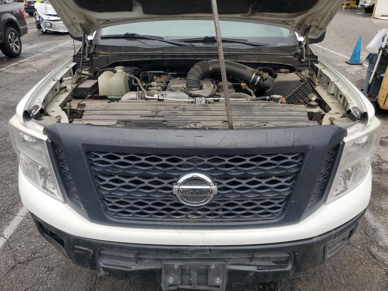 2017 Nissan Titan - Image 11