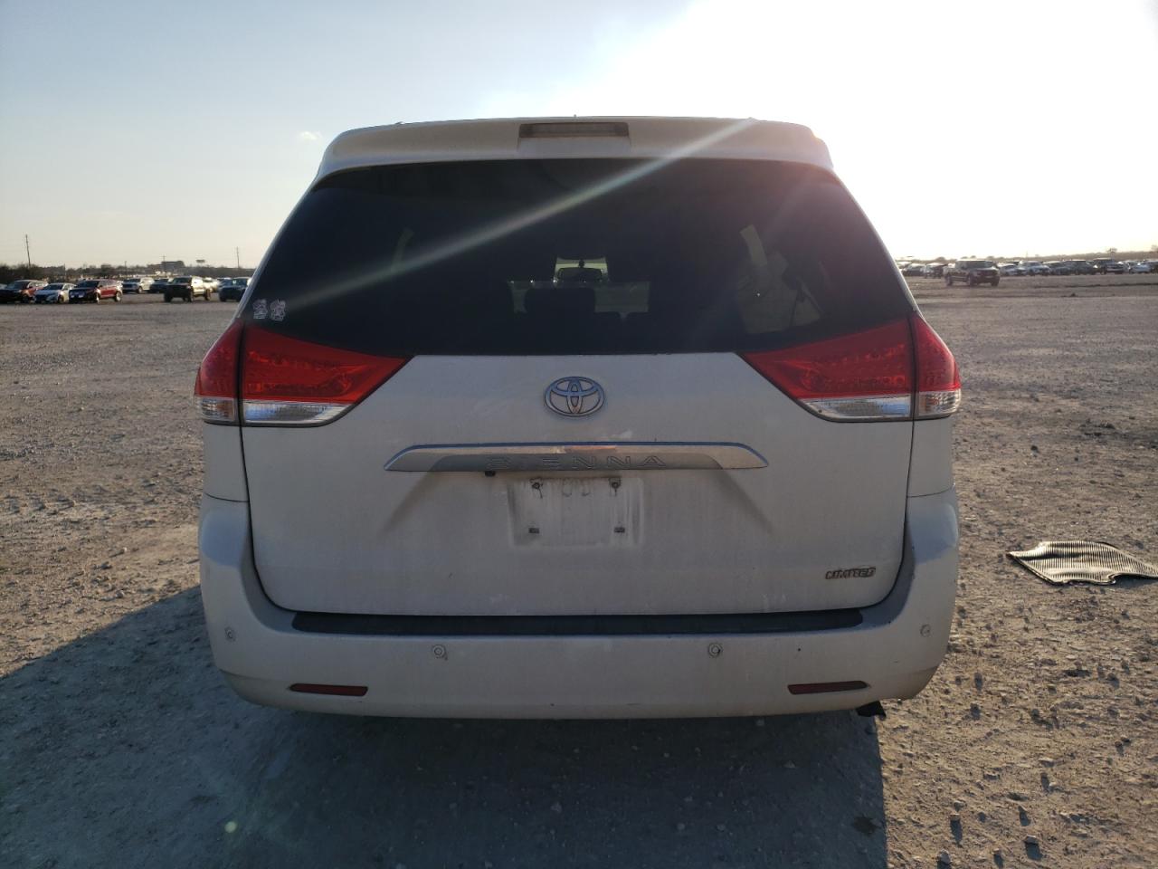 2014 Toyota Sienna - Image 6