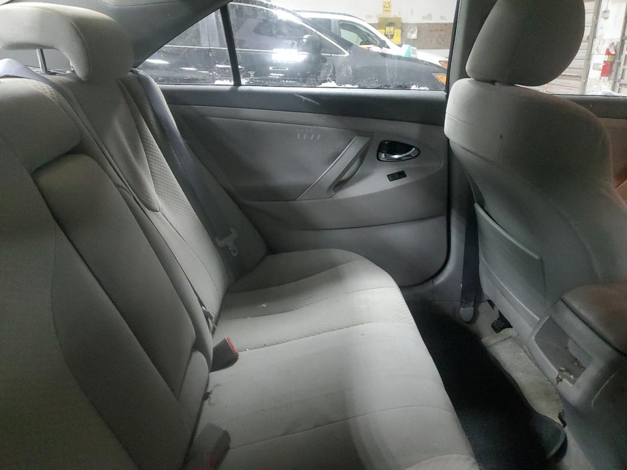 2009 Toyota Camry - Image 10
