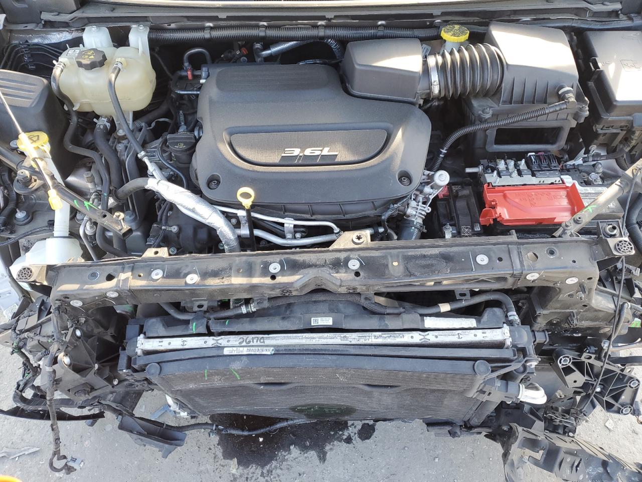 2018 Chrysler Pacifica - Image 12