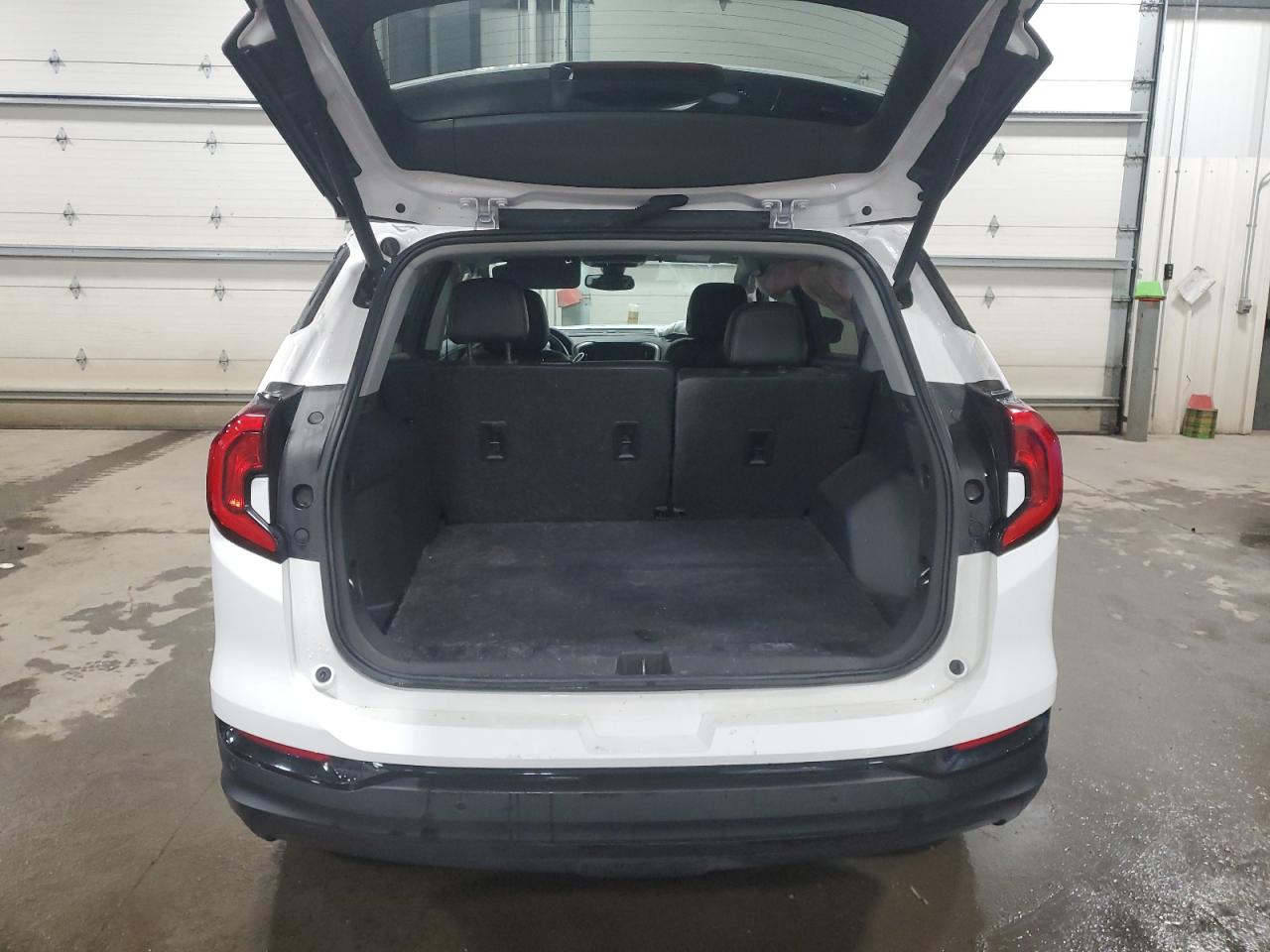 2021 GMC Terrain - Image 6