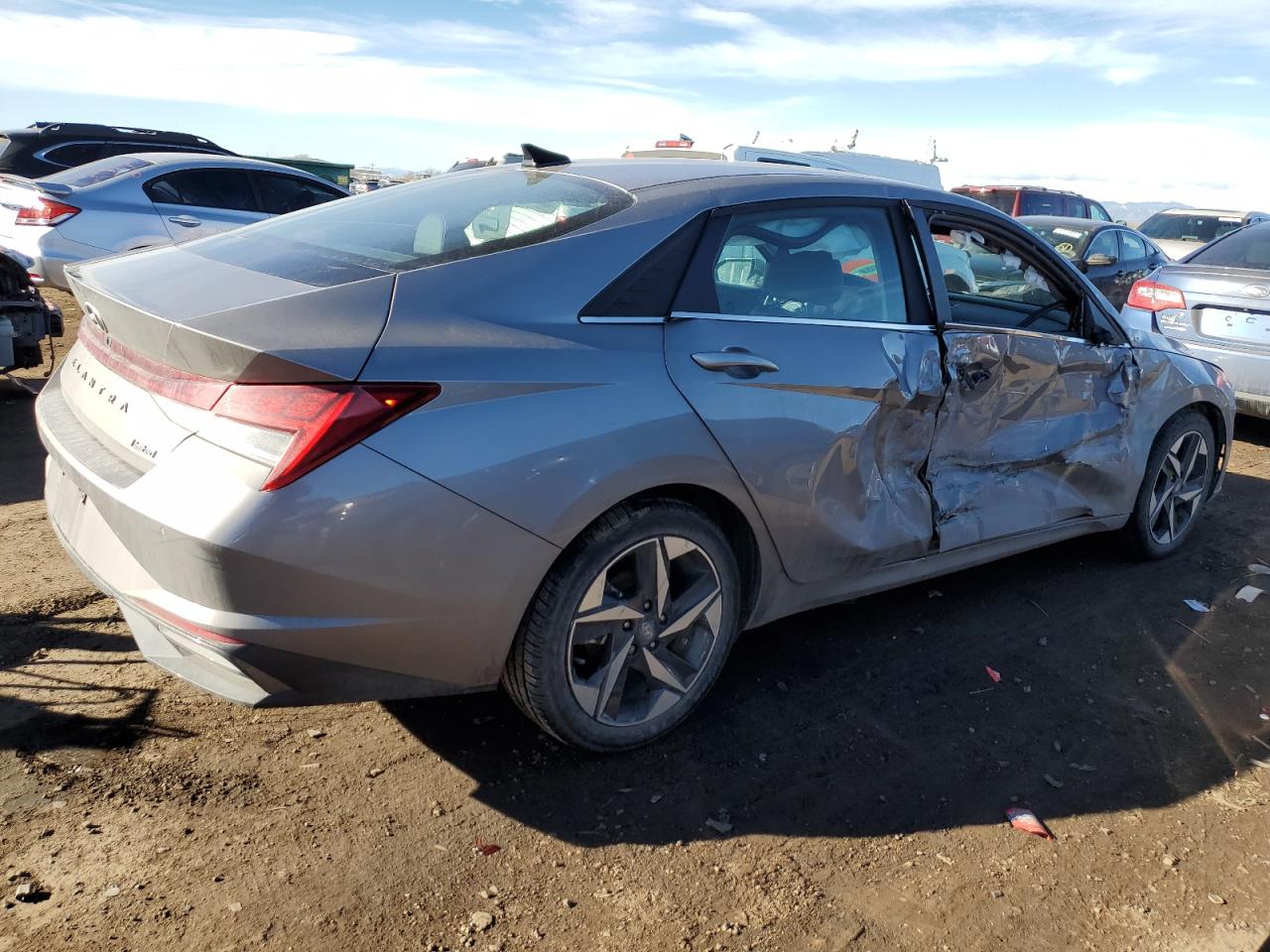 2022 Hyundai Elantra - Image 3