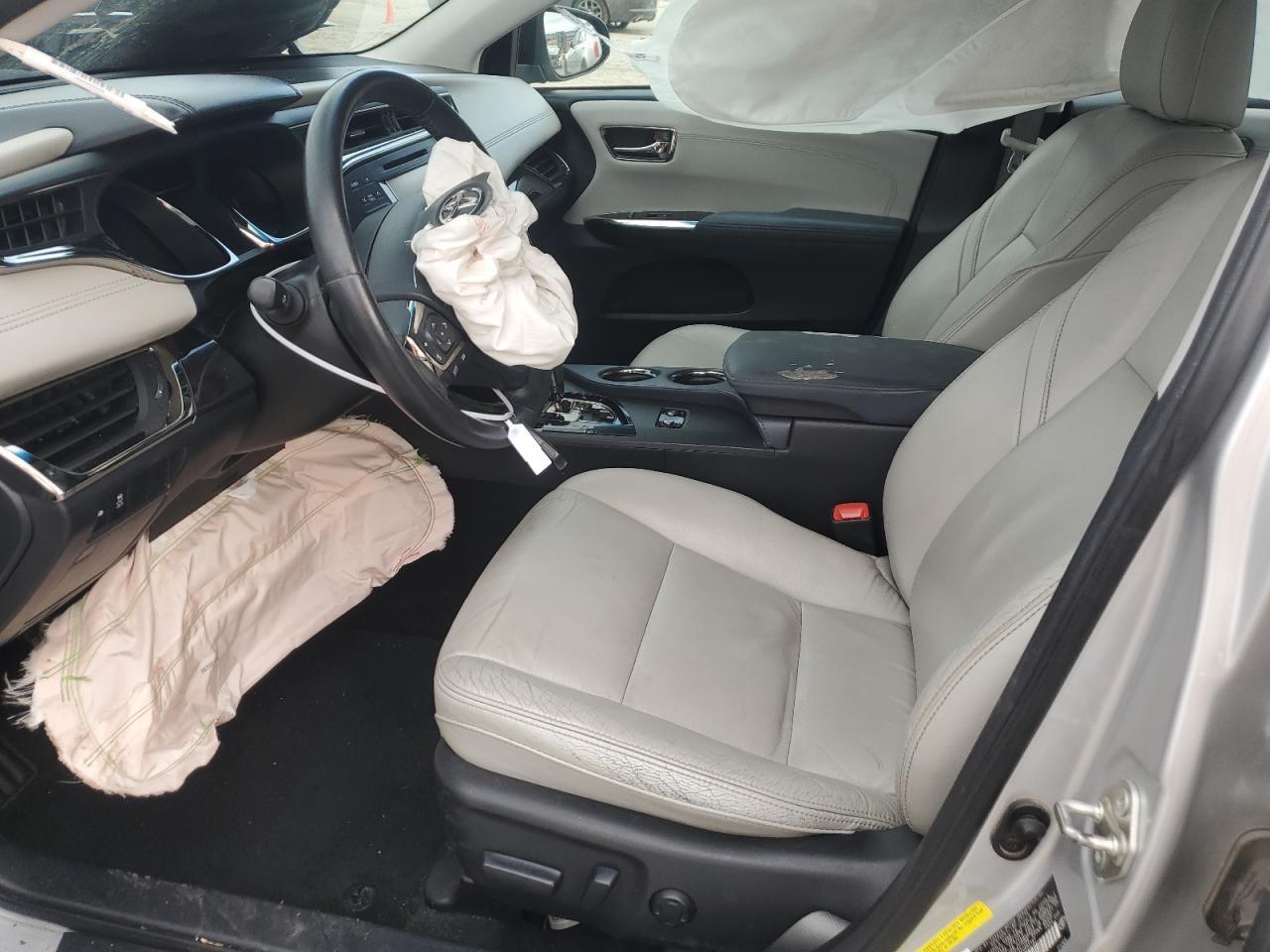 2014 Toyota Avalon - Image 7